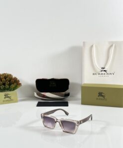 Burberry WMNS 0032 Water Brown