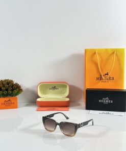 Hermes WMNS 0535 Grey Orange DC