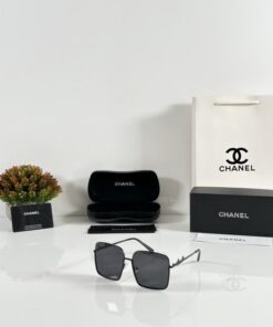 Chanel WMNS 7246 Black