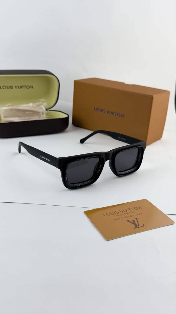 LOU-I VUITTI ON 7782  SUNGLASS